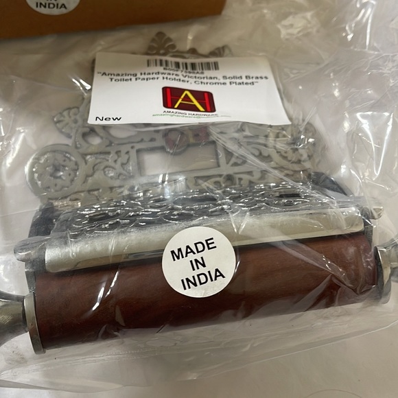 Amazing Hardware Victorian SOLID BRASS TOILET PAPER HOLDER. - Picture 5 of 5